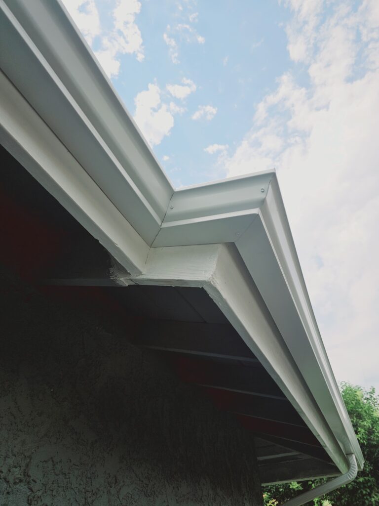 We install seamless aluminum, copper, black, and galvalume gutters in Covina, Glendora, Monrovia, Arcadia, Altadena, West Covina, San Dimas, La Verne, Walnut, Chino Hills, and Burbank. Since 2009, SoCal homeowners have trusted our clean lines, custom fits, and expert craftsmanship.
